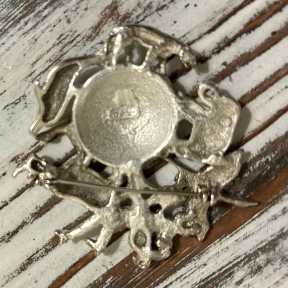 AJC Vintage Brooch Multiple Animals Around the World Earth Planet Silver Tone - Picture 8 of 9